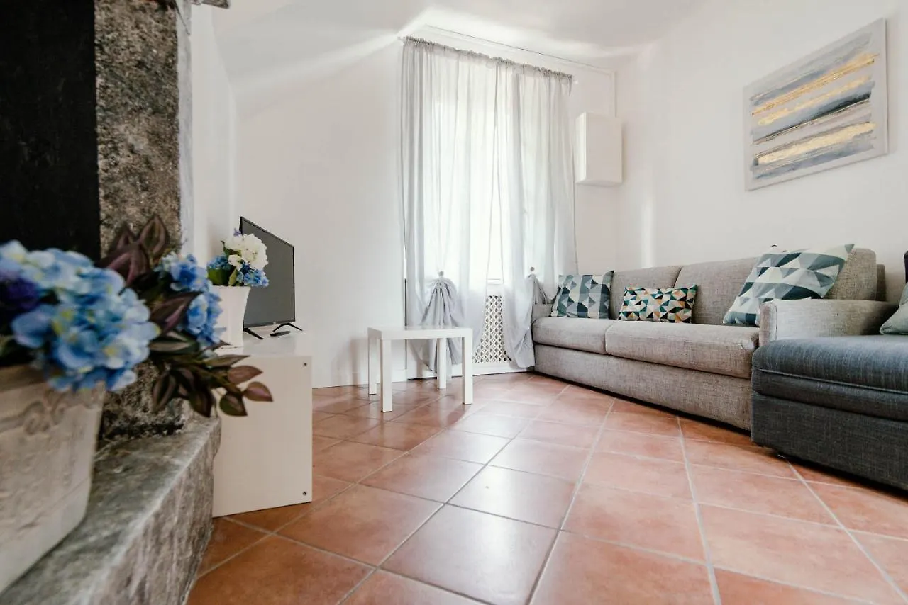 Sunny Lake Cernobbio Apartment